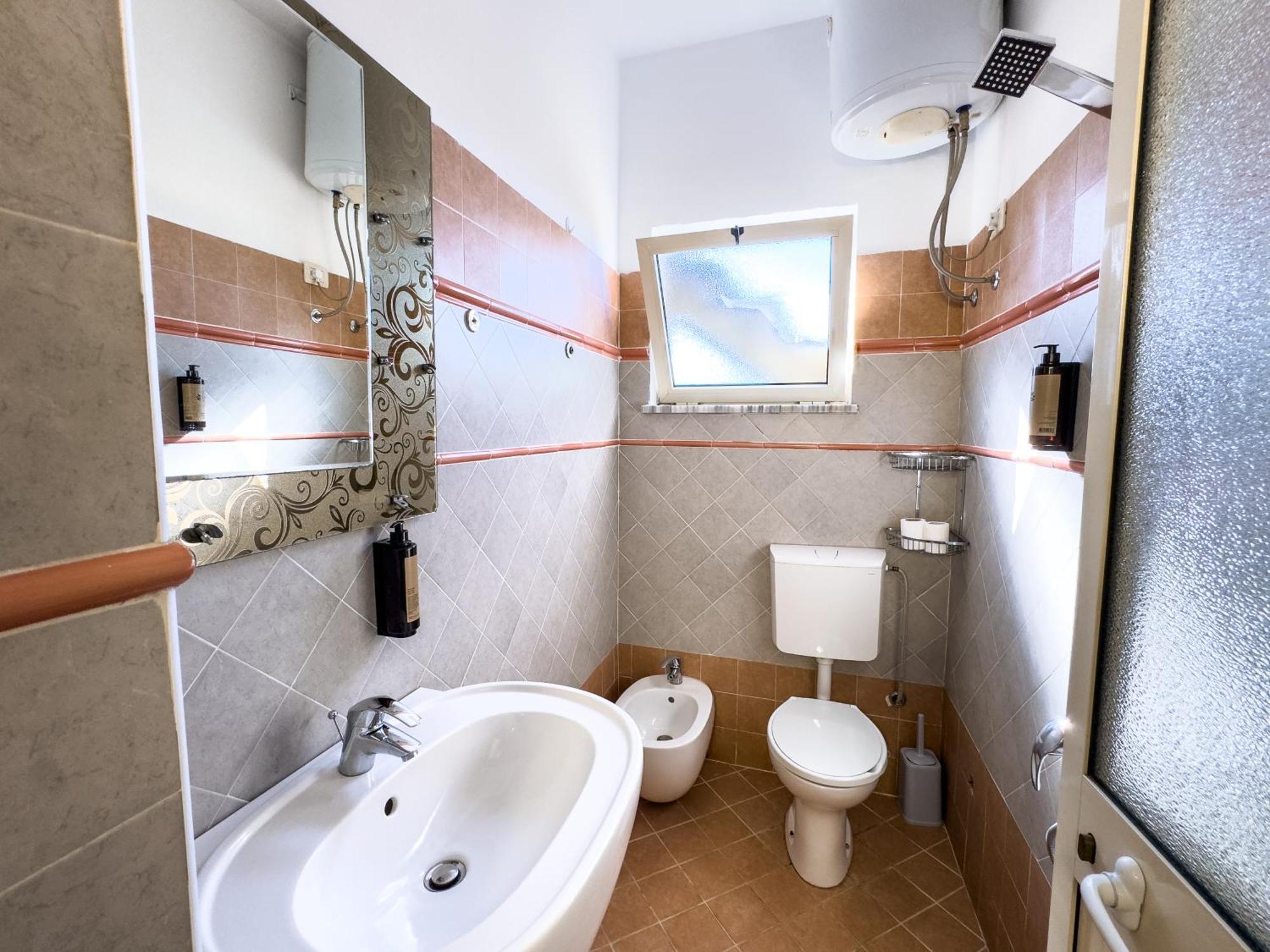 Shkodra Budget Hotel Ngoại thất bức ảnh