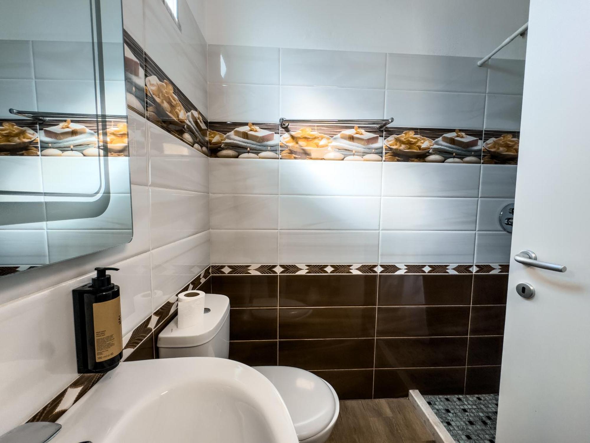 Shkodra Budget Hotel Phòng bức ảnh