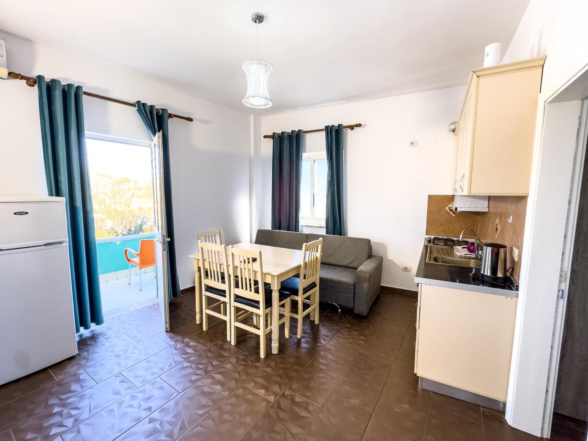 Shkodra Budget Hotel Ngoại thất bức ảnh