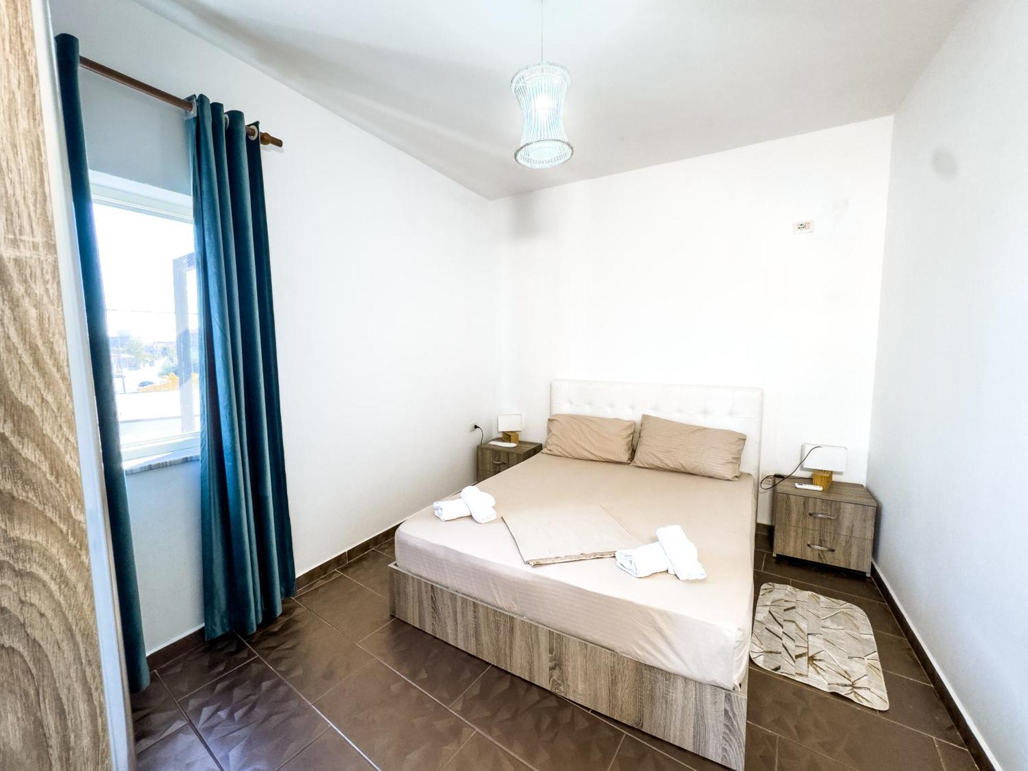 Shkodra Budget Hotel Ngoại thất bức ảnh