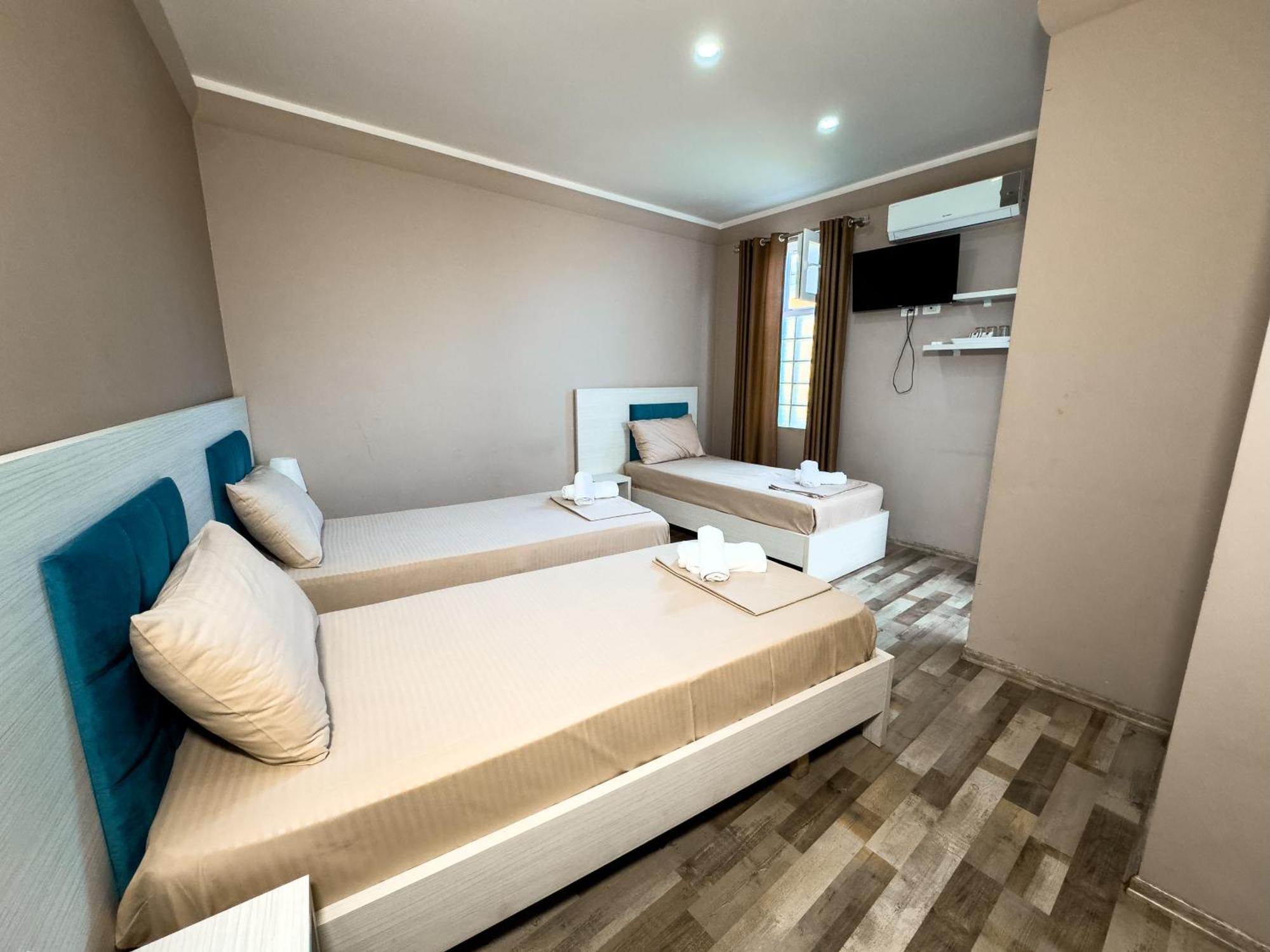 Shkodra Budget Hotel Ngoại thất bức ảnh