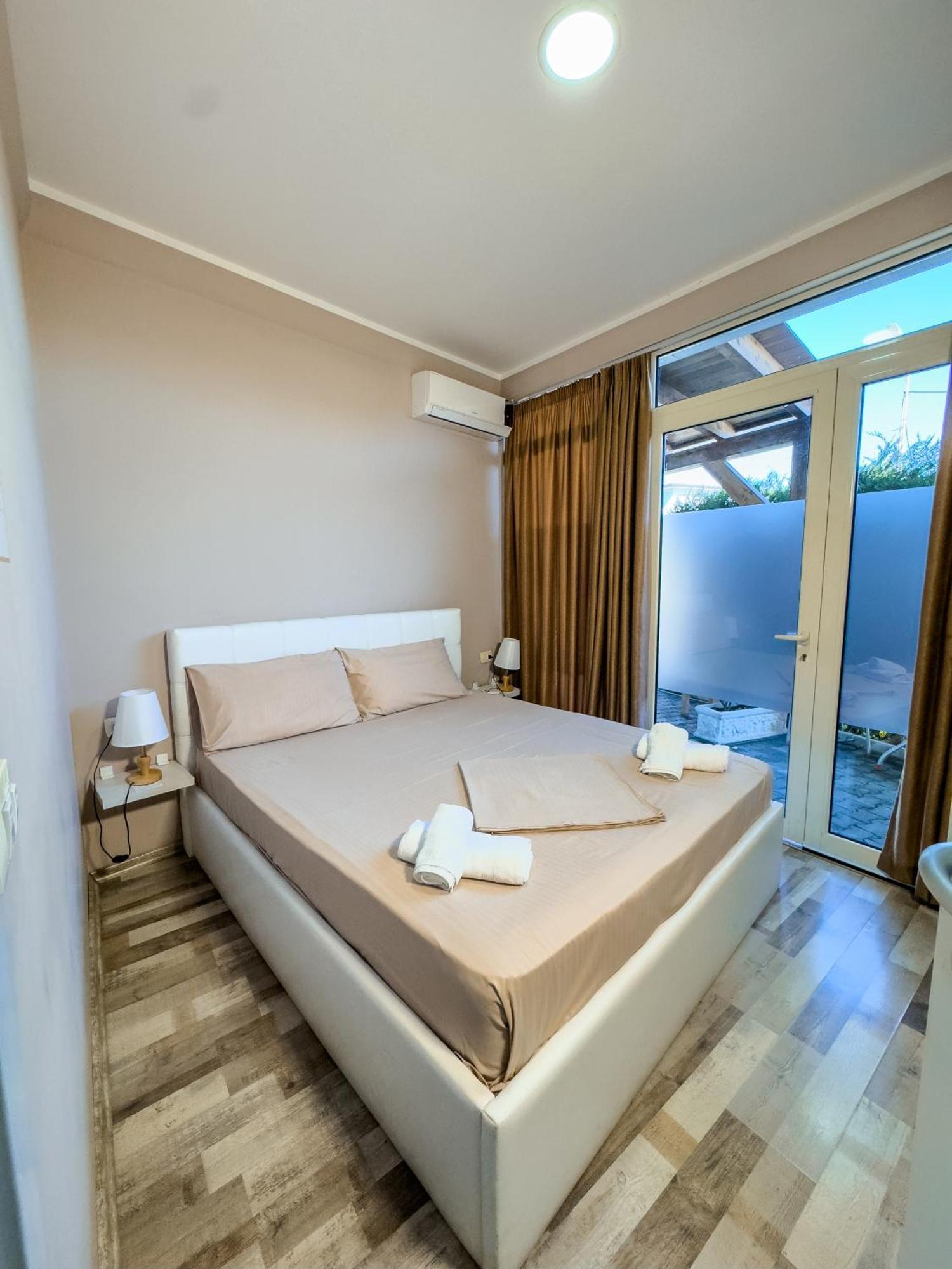 Shkodra Budget Hotel Ngoại thất bức ảnh