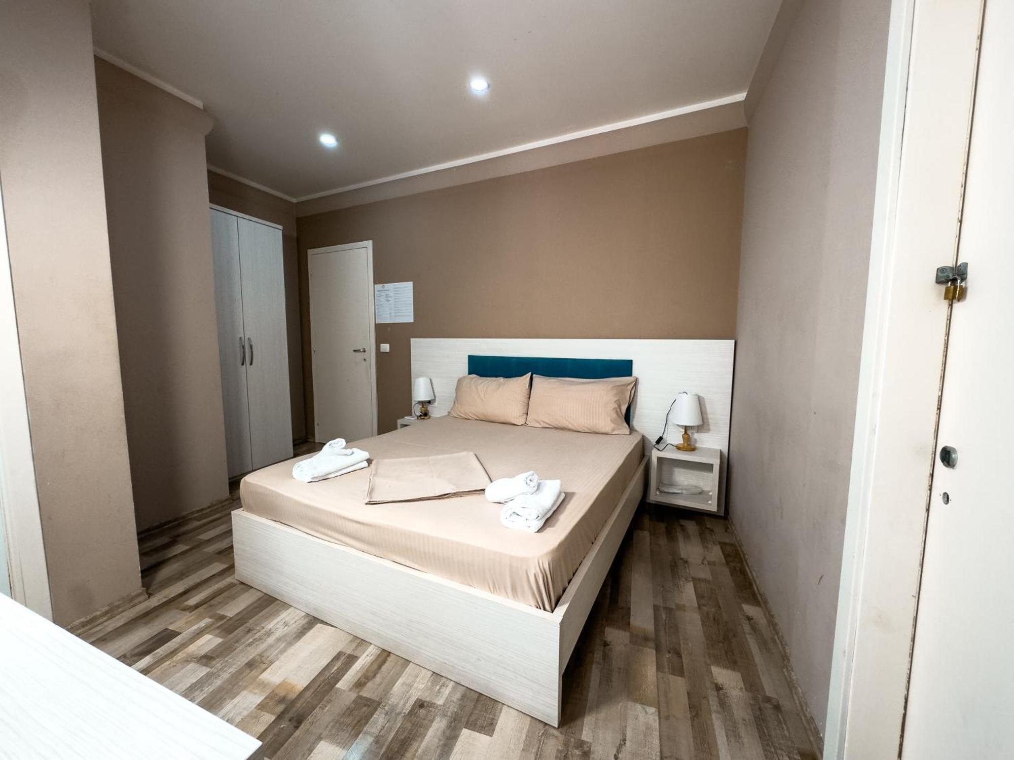 Shkodra Budget Hotel Ngoại thất bức ảnh