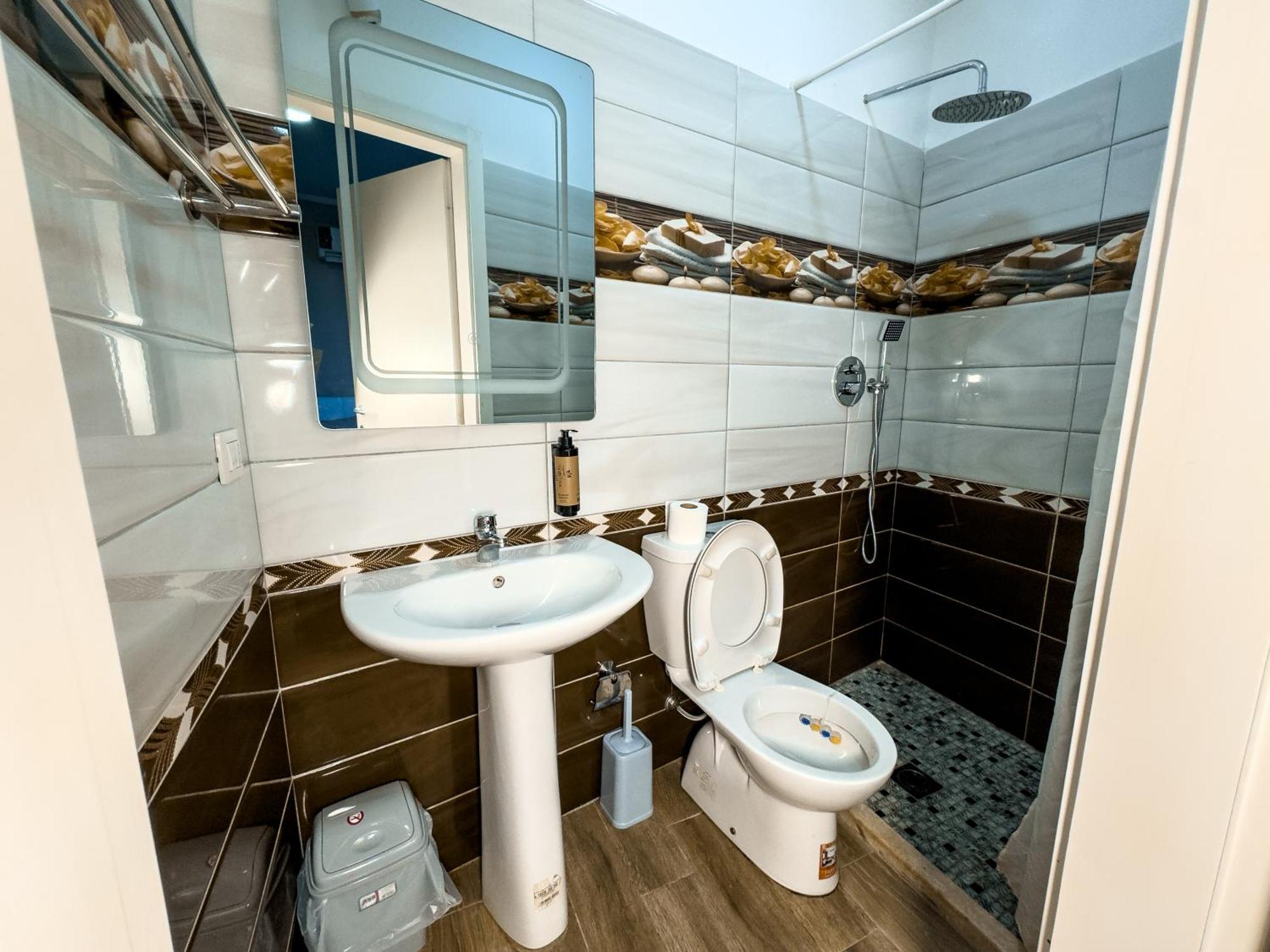 Shkodra Budget Hotel Ngoại thất bức ảnh