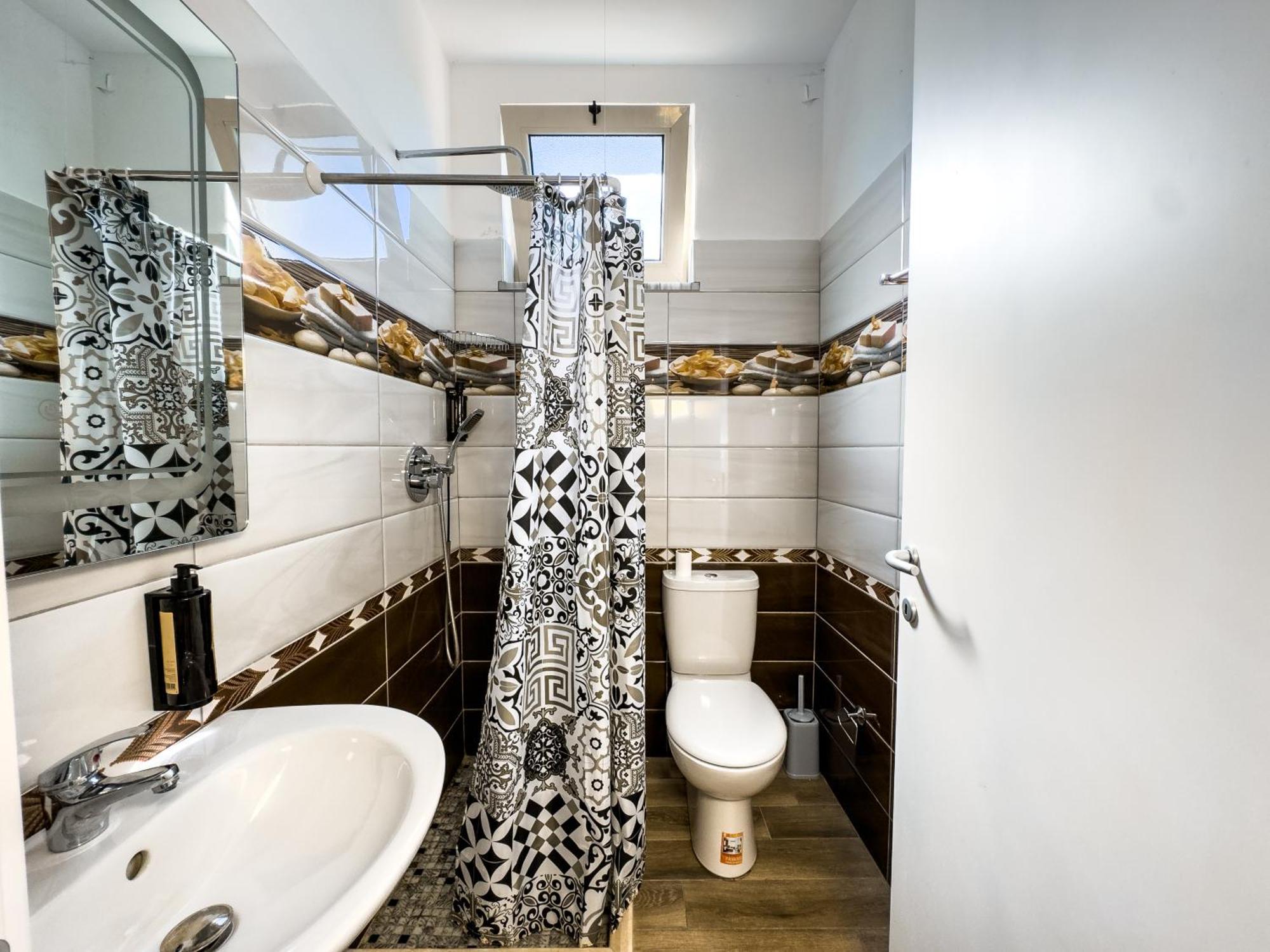 Shkodra Budget Hotel Phòng bức ảnh