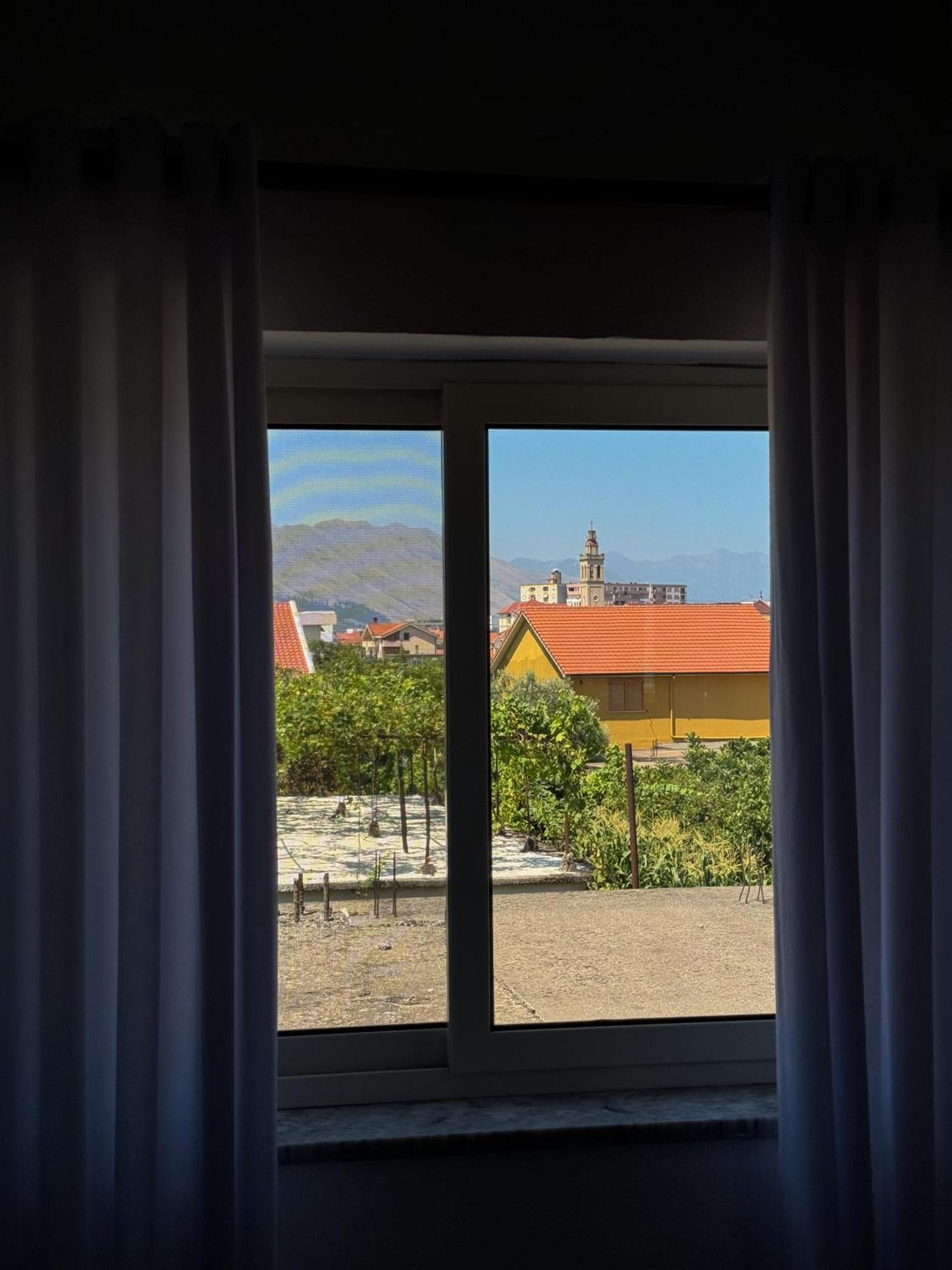 Shkodra Budget Hotel Ngoại thất bức ảnh