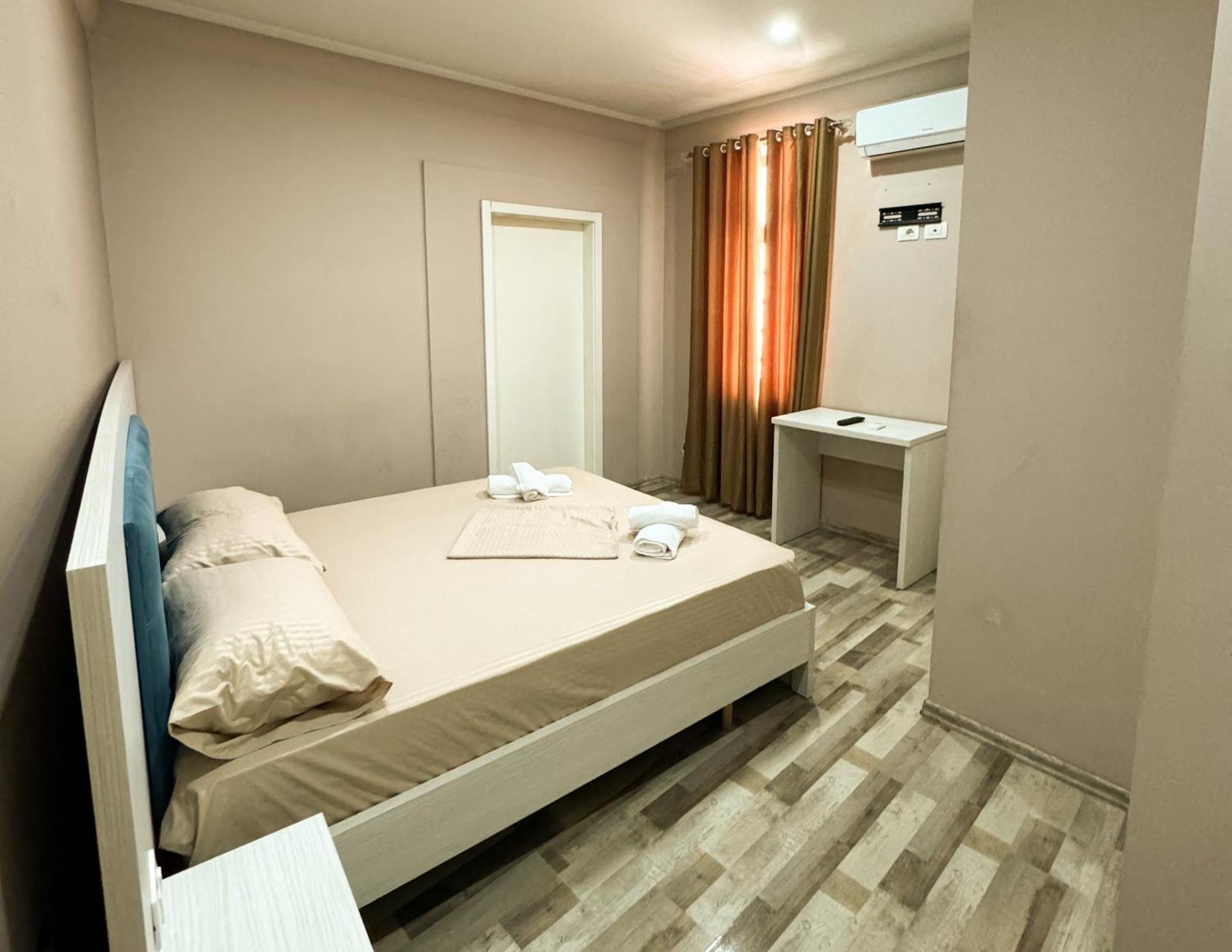 Shkodra Budget Hotel Ngoại thất bức ảnh